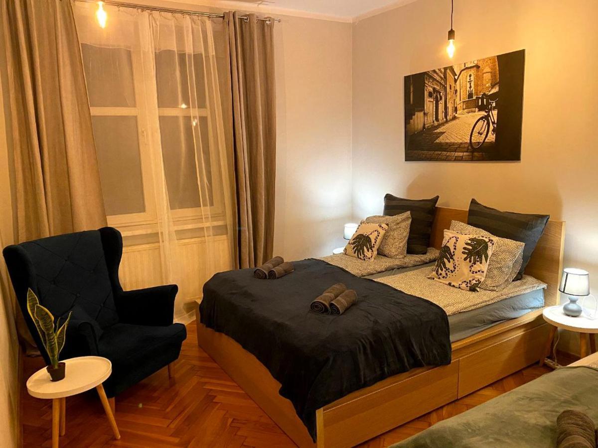 Lares And Penates Apartment Krakow Exterior photo