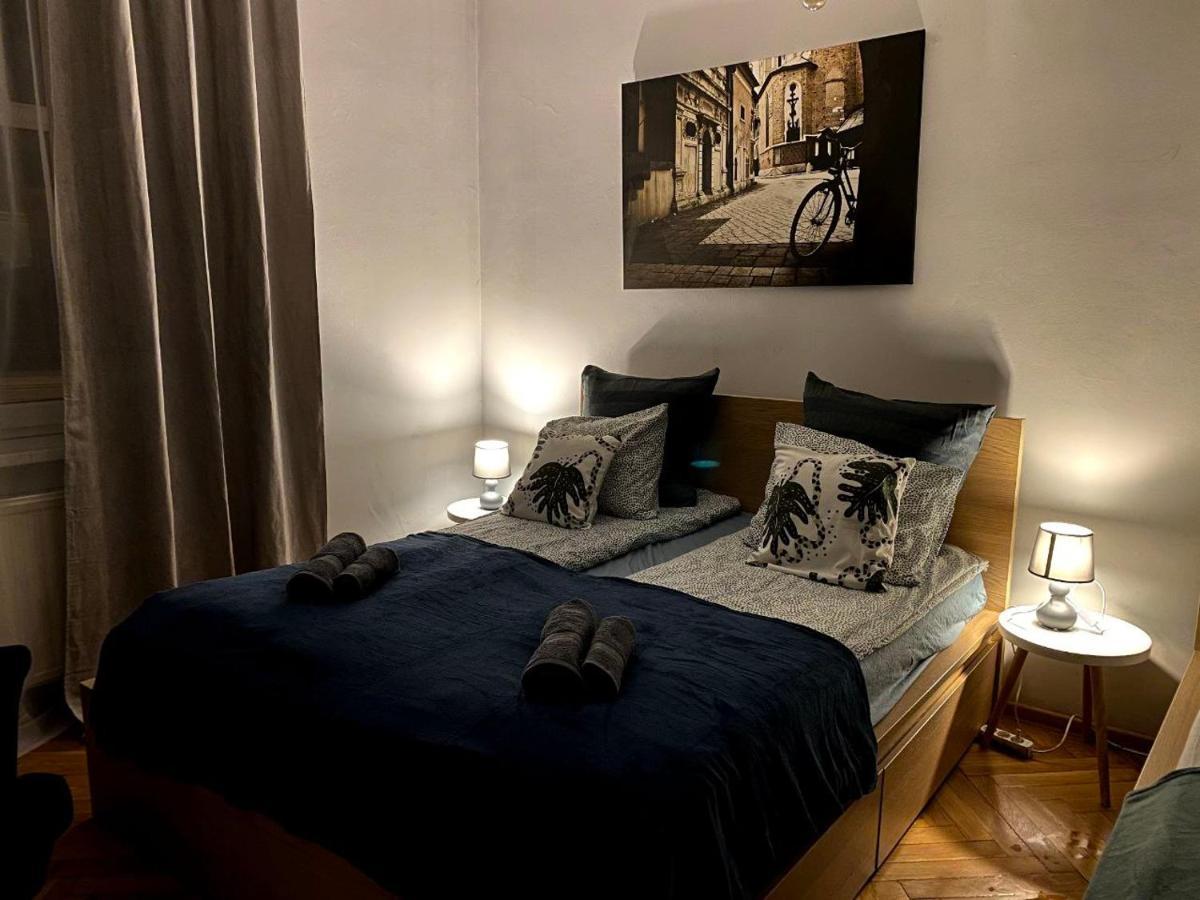 Lares And Penates Apartment Krakow Exterior photo