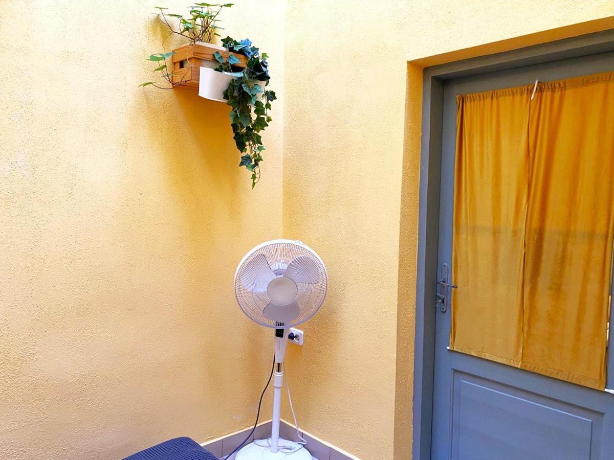 Lares And Penates Apartment Krakow Exterior photo